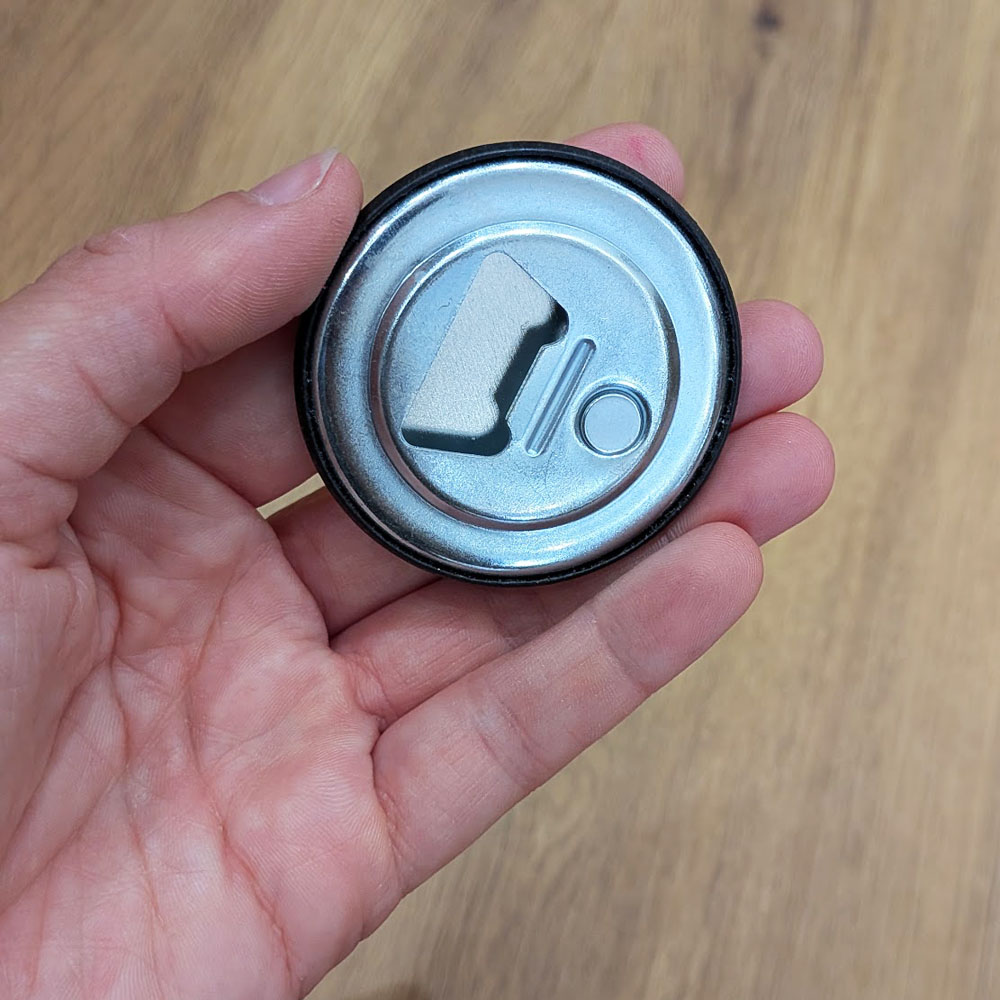 Magnetbutton mit Flaschenöffner